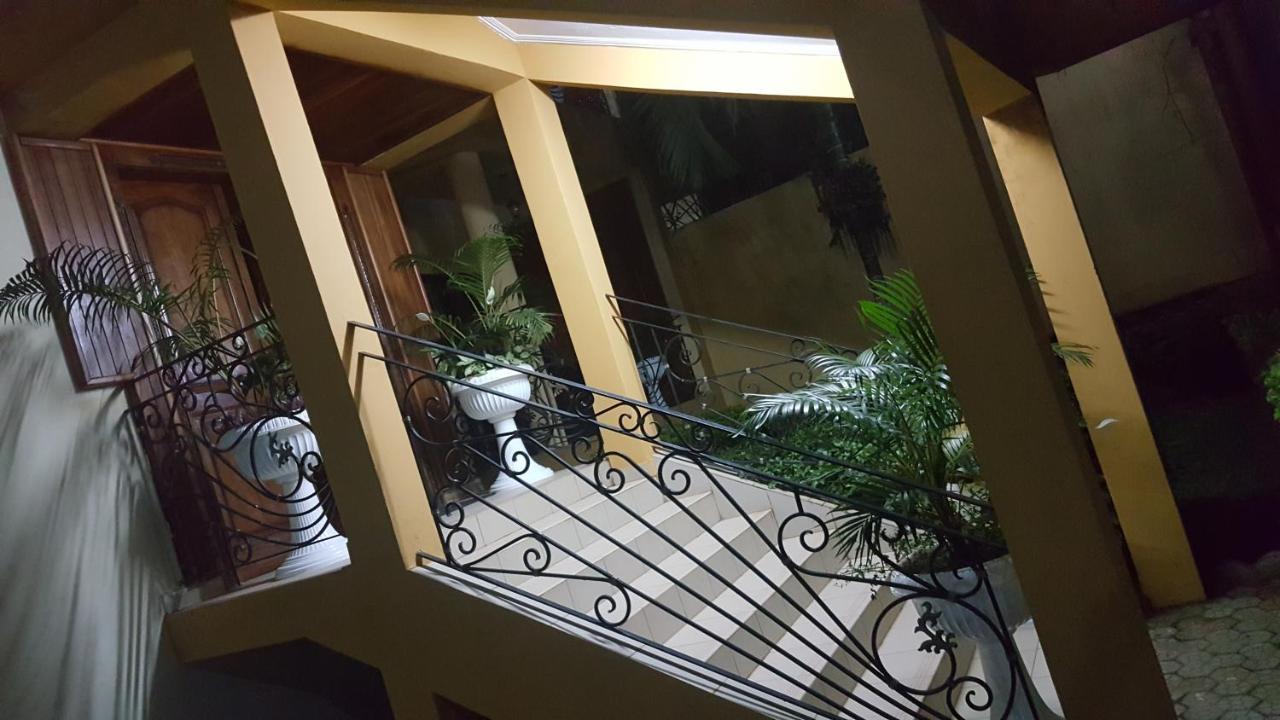 Residences Hotelieres Micheline Et Emile Bastos Yaoundé Kültér fotó